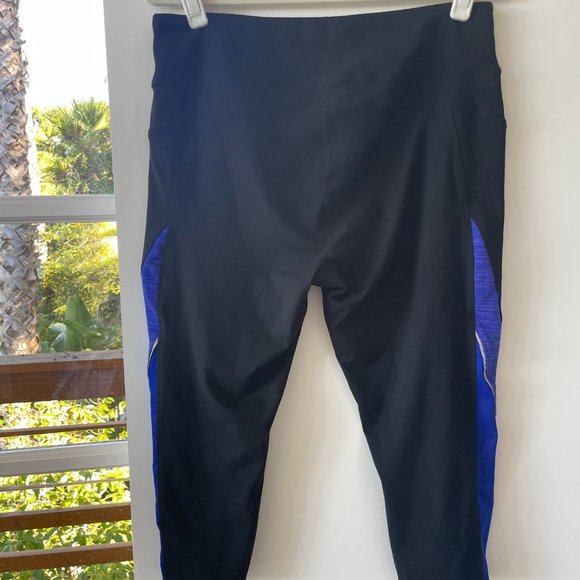 Marika Cropped‎ Yoga Pants in Black and Purple, Size XL - Picture 2 of 4